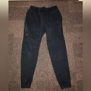 Nike men’s slim fit tech sweatpants